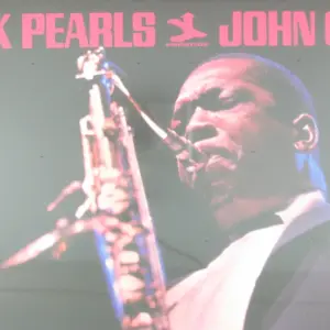 Copertina di Black Pearls