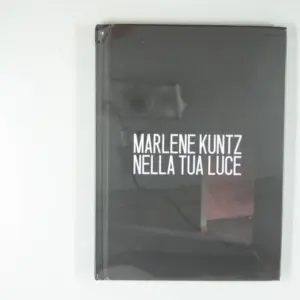 Copertina di Nella Tua Luce