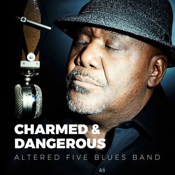 Copertina di Charmed & Dangerous