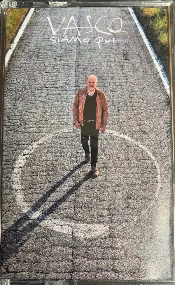 Copertina di Siamo Qui