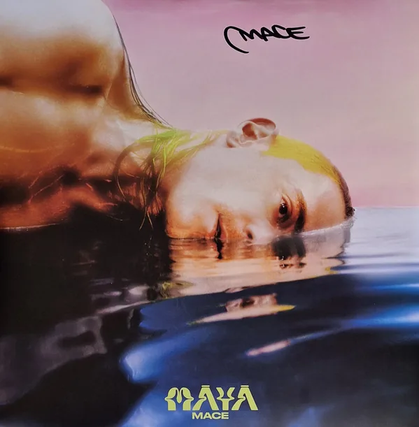 Copertina di Maya