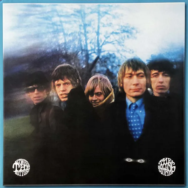 Copertina di Between The Buttons